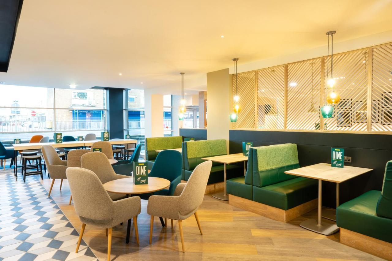 Holiday Inn Stevenage By Ihg Eksteriør billede